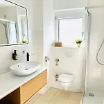 Neu - Frisch Renoviertes Ferienapartment Waterkant