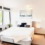 Neu - Frisch Renoviertes Ferienapartment Waterkant Apartment