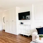 Neu - Frisch Renoviertes Ferienapartment 