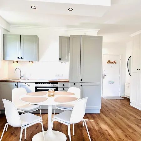 Neu - Frisch Renoviertes Ferienapartment 